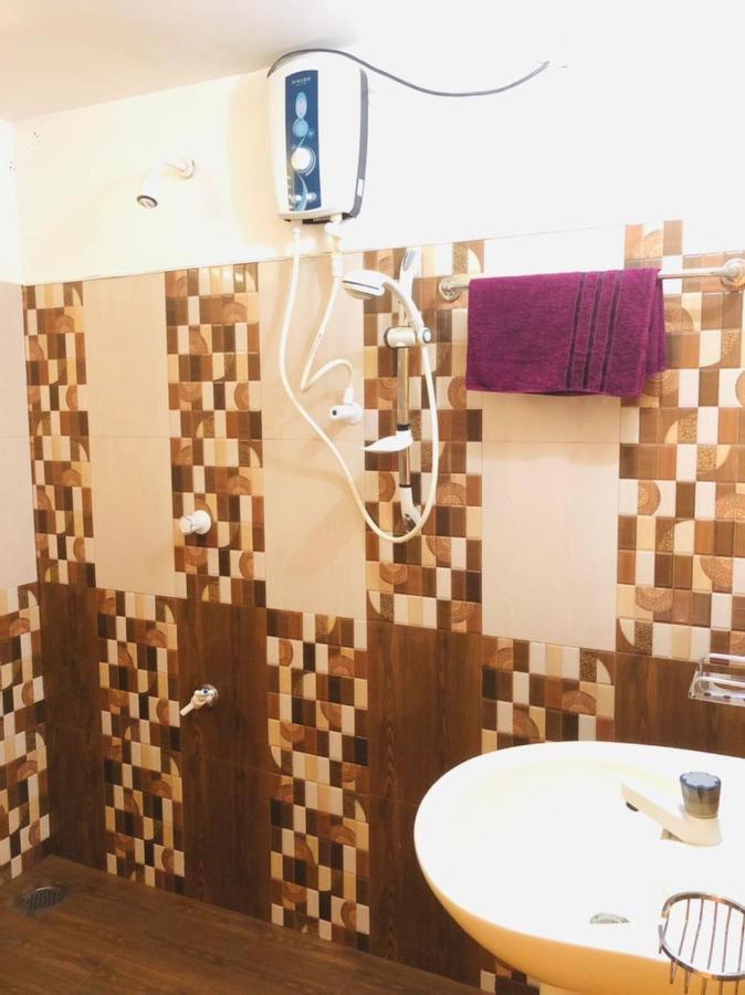 Thathsara Holiday Inn Сігірія Екстер'єр фото